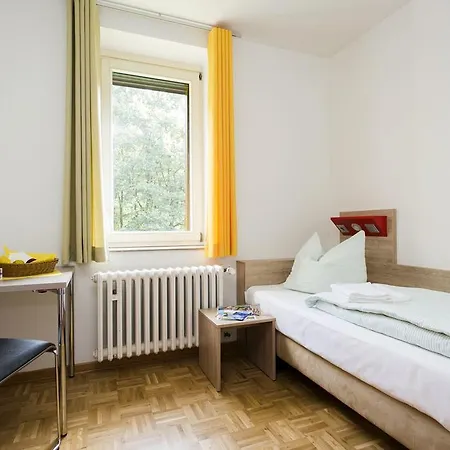 Hostel Jugendherberge Bonn *