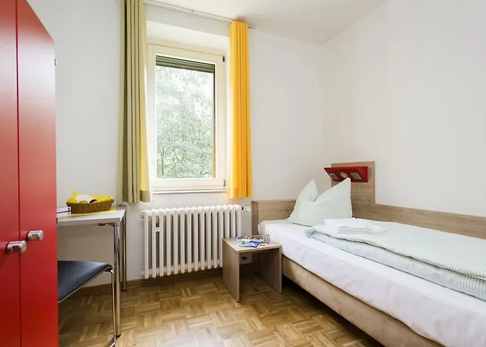 Albergue Jugendherberge Bonn *